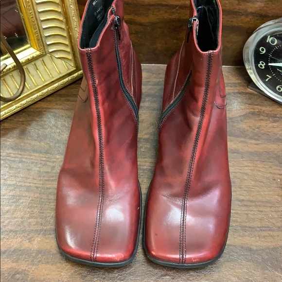 Reaction leather made in Brazil ankle boots - Picture 8 of 8